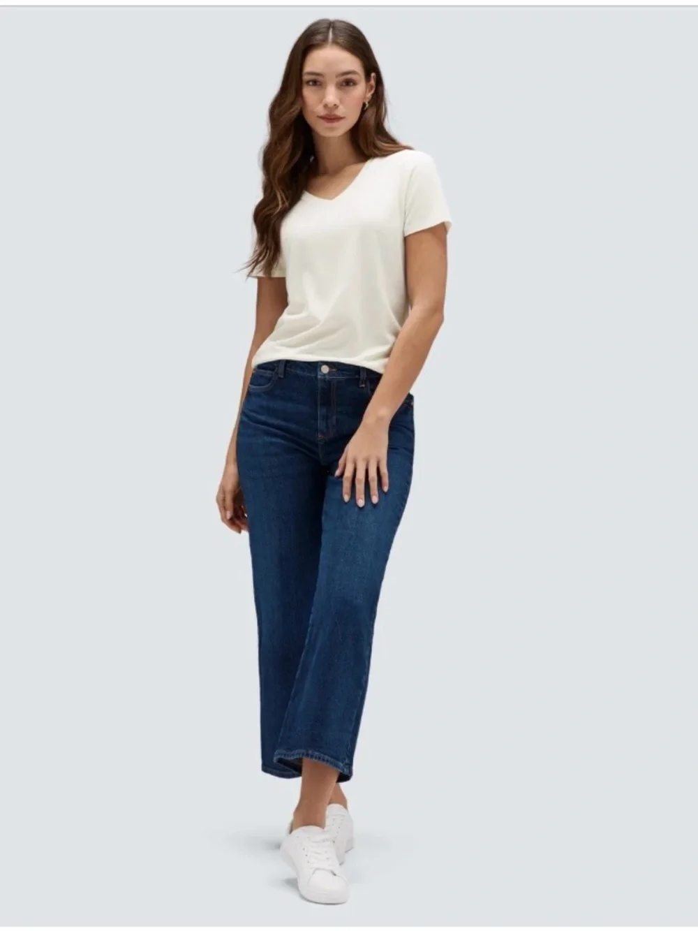 Travel Classic V-Neck Short Sleeve Top in Cream - Picture 4 of 8